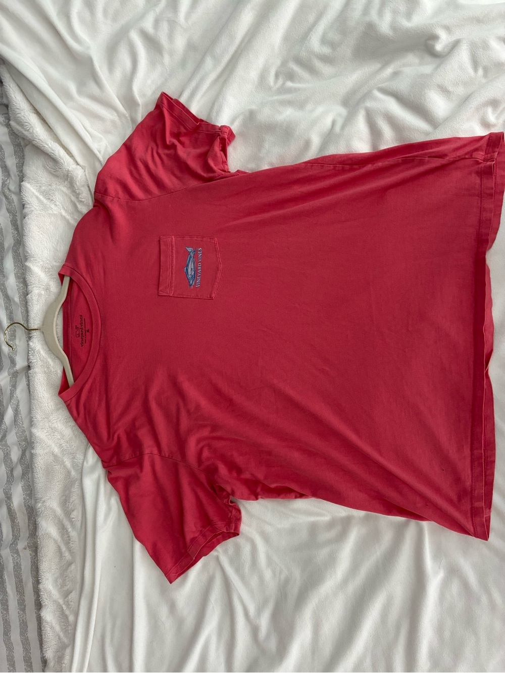 Vineyard Vines Short Sleeve Pocket Tee in Red